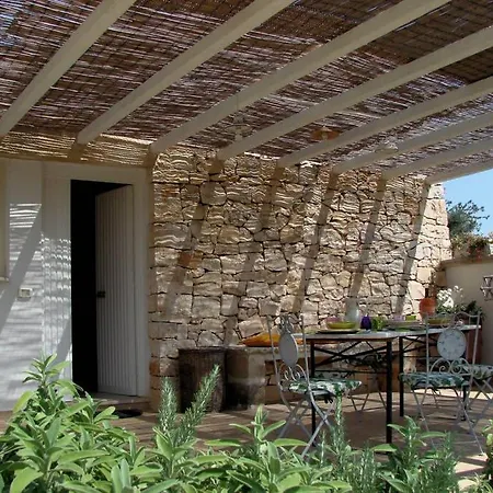 Trulli Fogliarella Ostuni