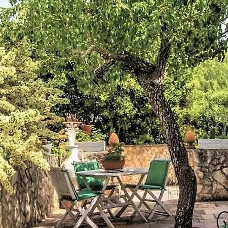 Trulli Fogliarella Ostuni