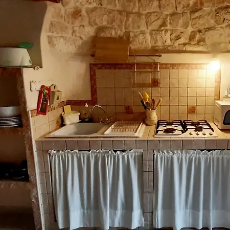 Trulli Fogliarella * Остуни